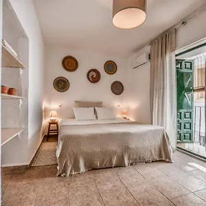 https://encanto-guesthouse.1costadelsol.com